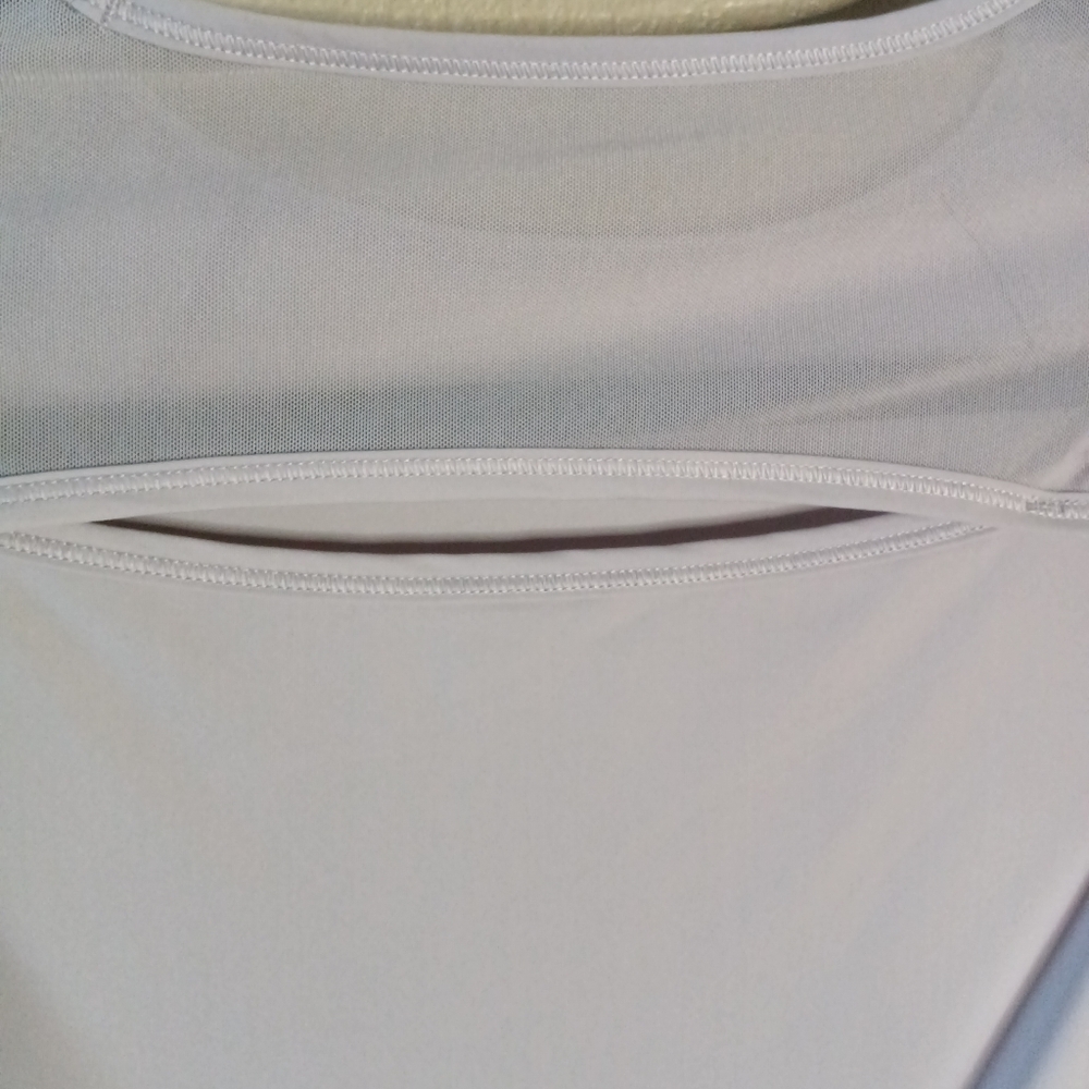 Pure Barre Lavender Tee Shirt Round Neck Mesh Open Back Size Small - Picture 6 of 7